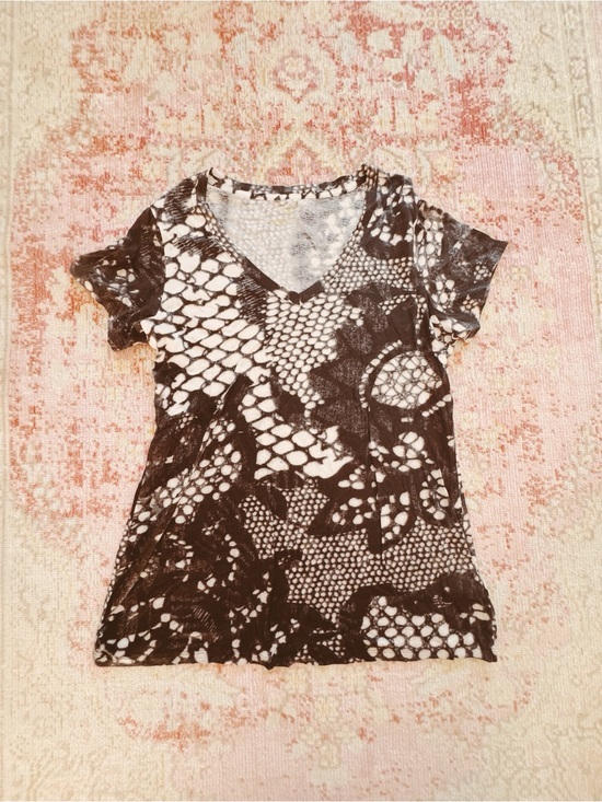 Chaus Sport Tops - Chaus Sport, Women’s Black and White V-Neck Patterned Top